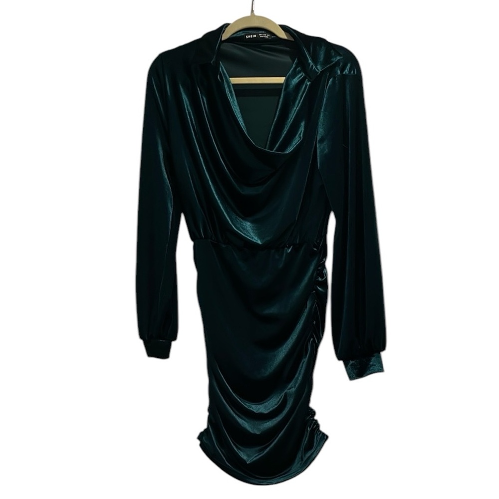 ☀️ SHEIN | EUC Emerald Green Velvet Dress